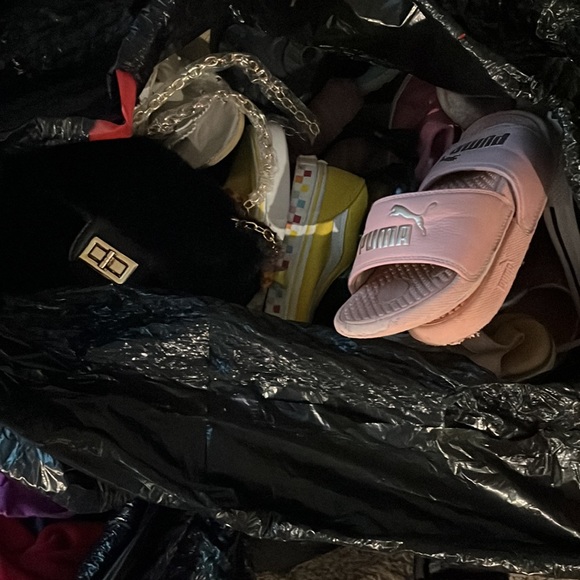 3 bags of little girls clothes and shoes - Picture 3 of 3